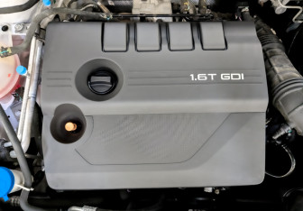 Подержанный автомобиль Omoda C5 2023 года (9 фото)