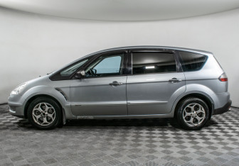 Подержанный автомобиль Ford S-MAX 2008 года (8 фото)