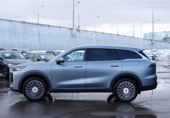 Подержанный автомобиль Chery Tiggo 9 2024 года (8 фото)