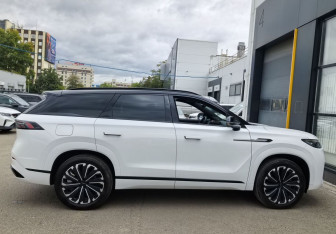 Подержанный автомобиль Jaecoo J8 2024 года (4 фото)