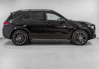 Подержанный автомобиль Mercedes-Benz GLE 2021 года (4 фото)