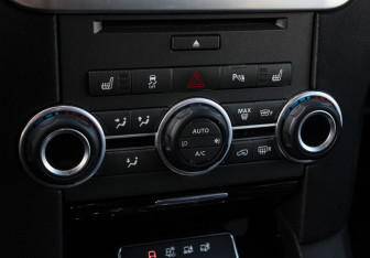 Подержанный автомобиль Land Rover Discovery 2014 года (20 фото)