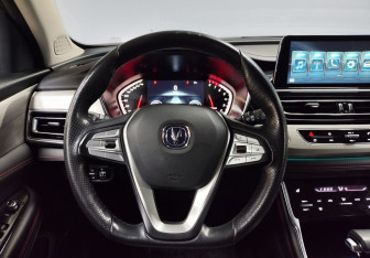 Подержанный автомобиль Changan CS75 2022 года (13 фото)