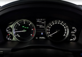 Подержанный автомобиль Toyota Land Cruiser Suv 2016 года (13 фото)