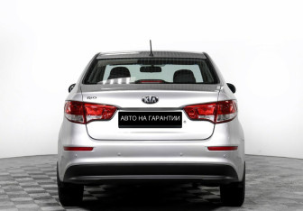 Подержанный автомобиль Kia Rio Sedan 2016 года (6 фото)
