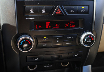 Подержанный автомобиль Kia Sorento 2011 года (15 фото)