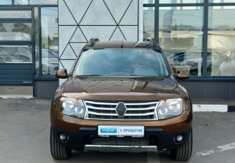 Подержанный автомобиль Renault Duster 2012 года (2 фото)