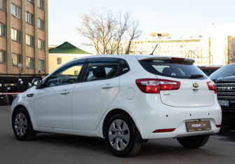 Подержанный автомобиль Kia Rio Hatchback 2014 года (4 фото)