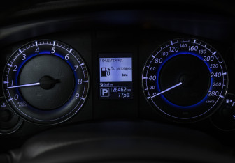 Подержанный автомобиль Infiniti QX50 2017 года (12 фото)