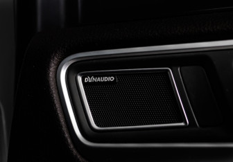 Подержанный автомобиль Volkswagen Touareg 2012 года (16 фото)