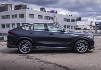 Подержанный автомобиль BMW X6 2021 года (4 фото)