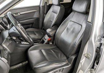 Подержанный автомобиль Chevrolet Captiva 2011 года (21 фото)