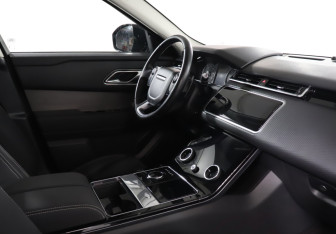 Подержанный автомобиль Land Rover Range Rover Velar 2018 года (9 фото)