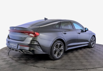 Подержанный автомобиль Kia K5 2021 года (5 фото)