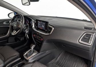 Подержанный автомобиль Kia Ceed Hatchback 2020 года (13 фото)