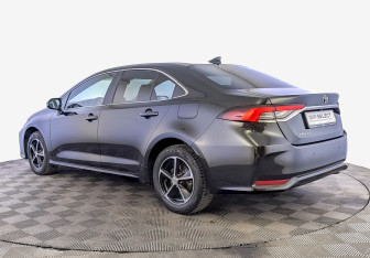 Подержанный автомобиль Toyota Corolla Sedan 2020 года (7 фото)