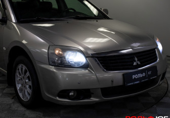 Подержанный автомобиль Mitsubishi Galant Sedan 2008 года (20 фото)
