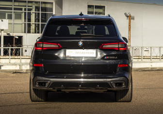 Подержанный автомобиль BMW X5 2019 года (6 фото)