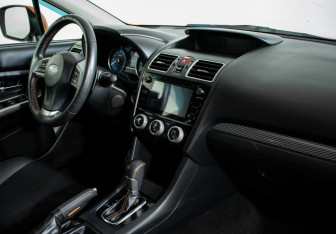 Подержанный автомобиль Subaru XV 2015 года (9 фото)