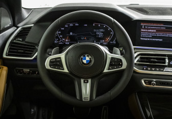 Подержанный автомобиль BMW X5 2019 года (12 фото)