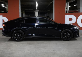 Подержанный автомобиль Changan UNI-V 2023 года (4 фото)