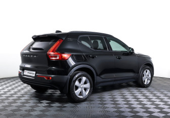 Подержанный автомобиль Volvo XC40 2018 года (5 фото)