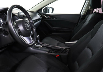 Подержанный автомобиль Mazda 3 Sedan 2014 года (9 фото)