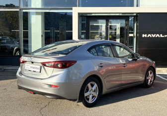 Подержанный автомобиль Mazda 3 Sedan 2015 года (5 фото)
