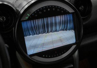 Подержанный автомобиль MINI Countryman 2015 года (13 фото)