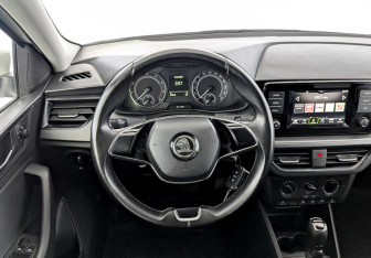 Подержанный автомобиль Skoda Rapid Liftback 2021 года (21 фото)