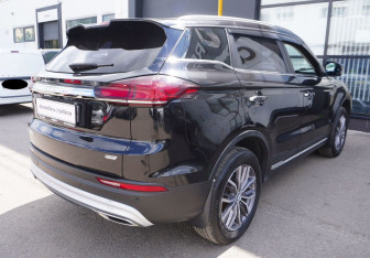 Подержанный автомобиль Geely Atlas Pro 2022 года (5 фото)