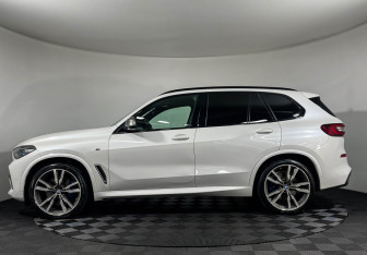 Подержанный автомобиль BMW X5 2021 года (5 фото)