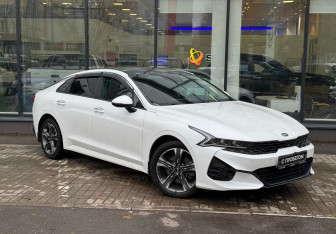 Подержанный автомобиль Kia K5 2020 года (3 фото)