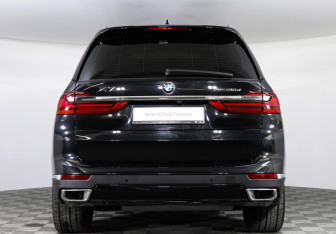 Подержанный автомобиль BMW X7 2019 года (4 фото)