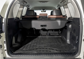 Подержанный автомобиль Toyota Land Cruiser Prado 2019 года (9 фото)