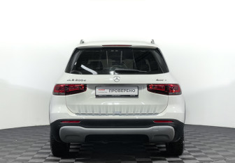 Подержанный автомобиль Mercedes-Benz GLB 2020 года (6 фото)