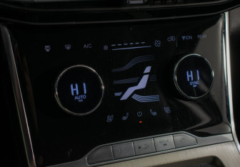 Подержанный автомобиль Exeed VX 2022 года (14 фото)