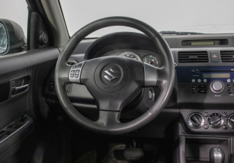Подержанный автомобиль Suzuki Swift Hatchback 2008 года (15 фото)