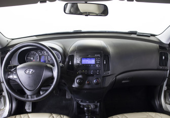 Подержанный автомобиль Hyundai i30 Hatchback 2010 года (12 фото)