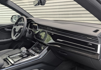 Подержанный автомобиль Audi SQ8 2024 года (11 фото)