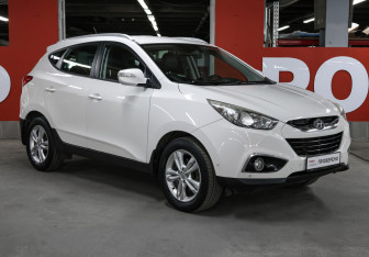 Подержанный автомобиль Hyundai ix35 2012 года (3 фото)