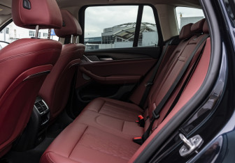 Подержанный автомобиль BMW X3 2021 года (18 фото)