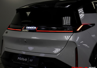 Подержанный автомобиль Zeekr X 2023 года (30 фото)