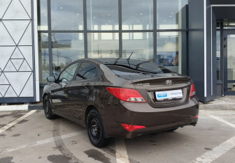 Подержанный автомобиль Hyundai Solaris Sedan 2016 года (7 фото)