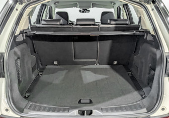 Подержанный автомобиль Land Rover Discovery Sport 2020 года (10 фото)