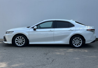 Подержанный автомобиль Toyota Camry Sedan 2021 года (8 фото)