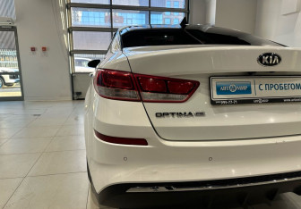 Подержанный автомобиль Kia Optima Sedan 2019 года (9 фото)