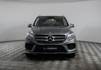 Подержанный автомобиль Mercedes-Benz GLE 2016 года (2 фото)