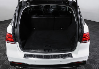 Подержанный автомобиль Mercedes-Benz GLE 2016 года (9 фото)