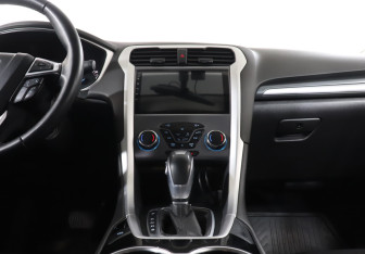 Подержанный автомобиль Ford Mondeo Sedan 2016 года (14 фото)